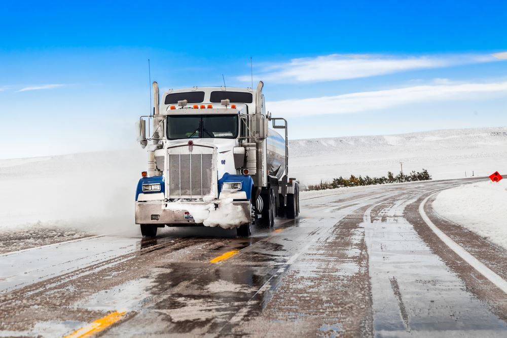 truck-drivers-are-driving-too-fast-during-winter-weather-conditions